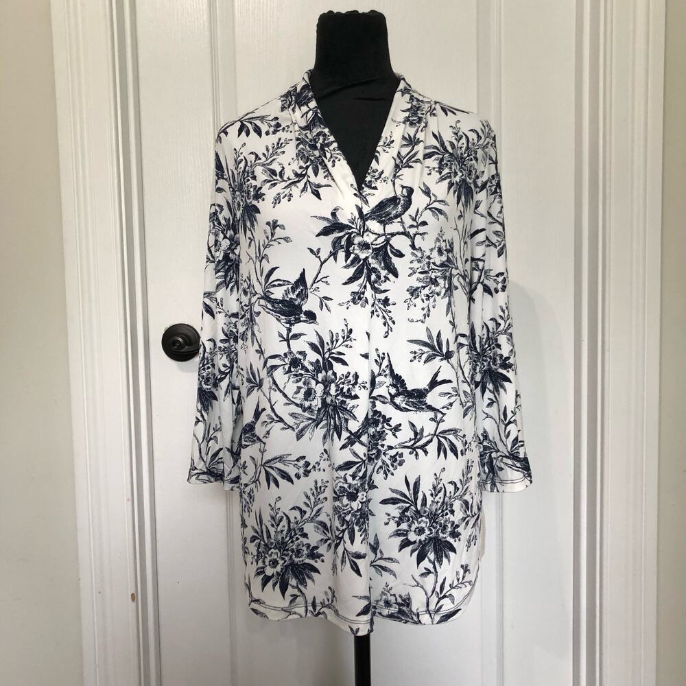Women's Charter Club Petite V-Neck 3/4-Sleeve Floral Pattern Top Size PXL NWT